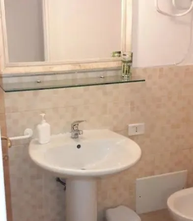 Unforgettable Vacation: Su Gutturzu *